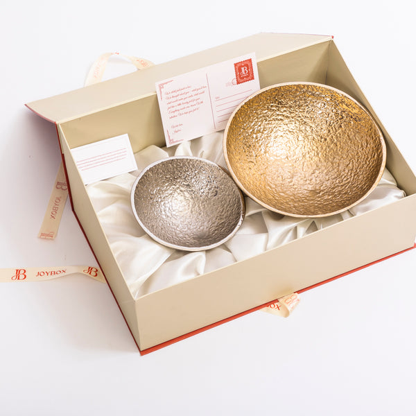 Aura pedestal bowls