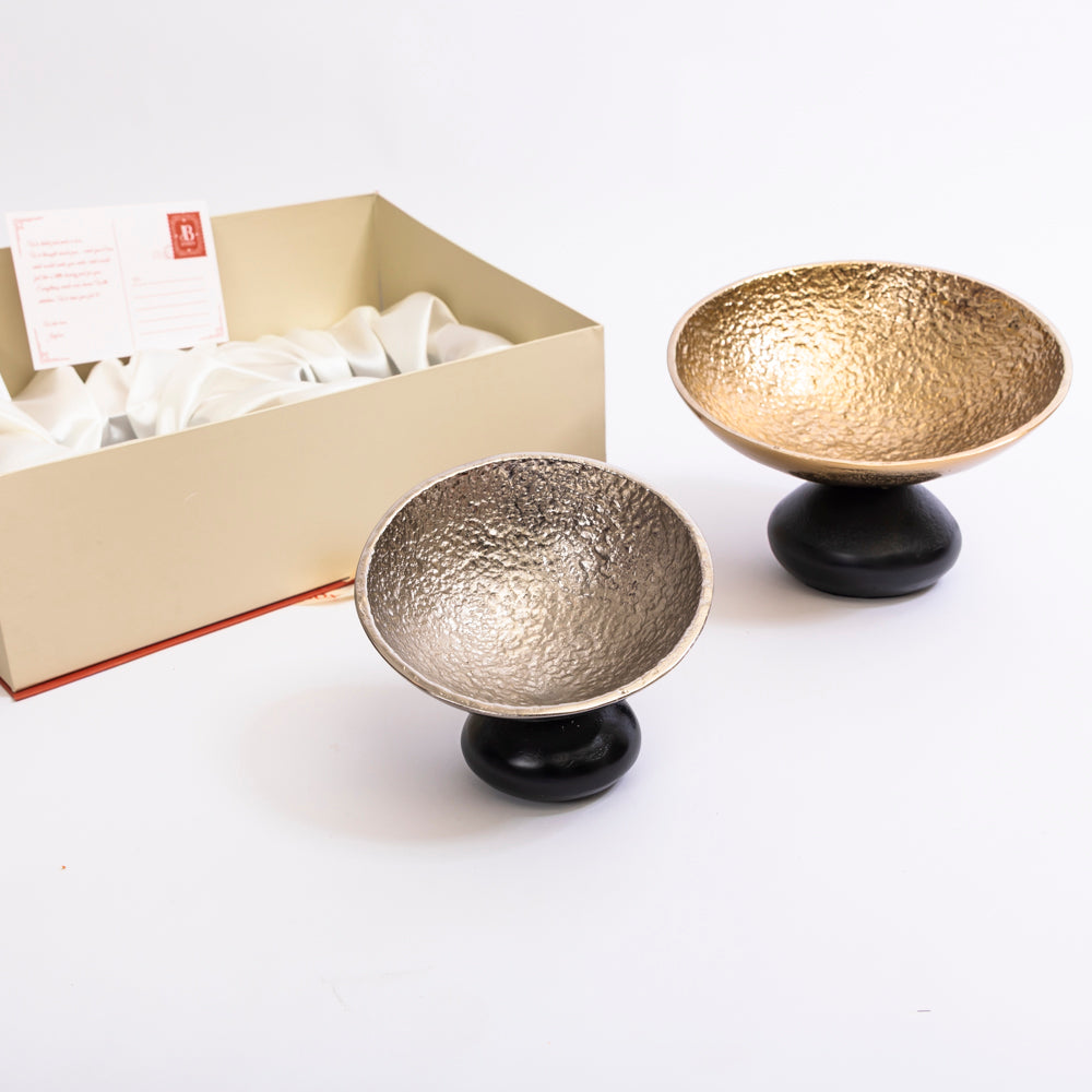 Aura pedestal bowls