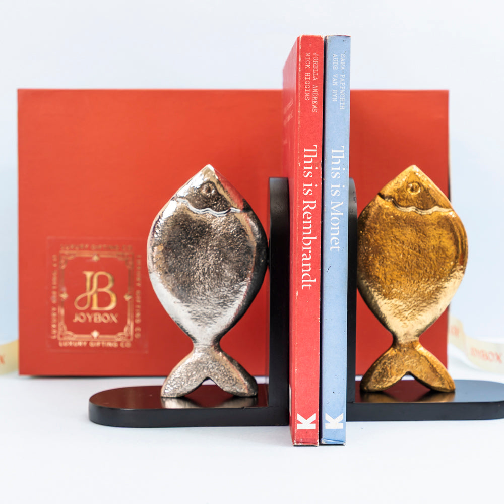 Decorative metal fish bookends