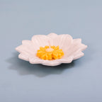 Lotus marble urli with daisy floating candles