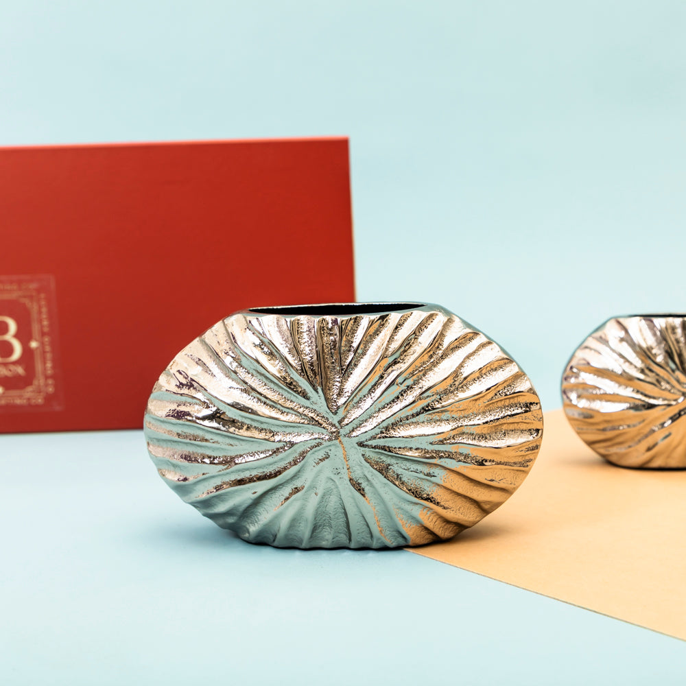 Shell silver vase set
