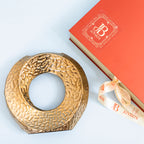 The golden halo vase
